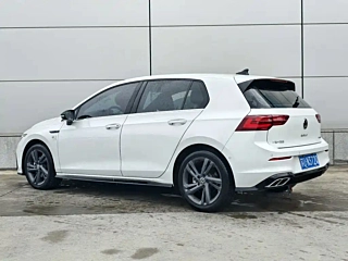 VOLKSWAGEN GOLF  2021