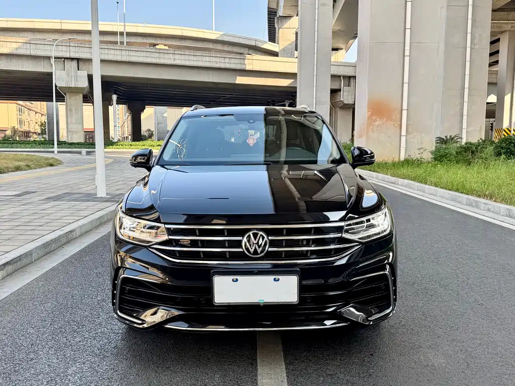 VOLKSWAGEN TIGUAN L 2023