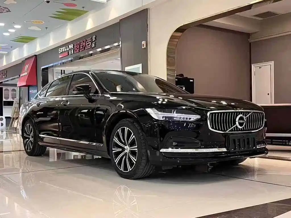 VOLVO S90 2021