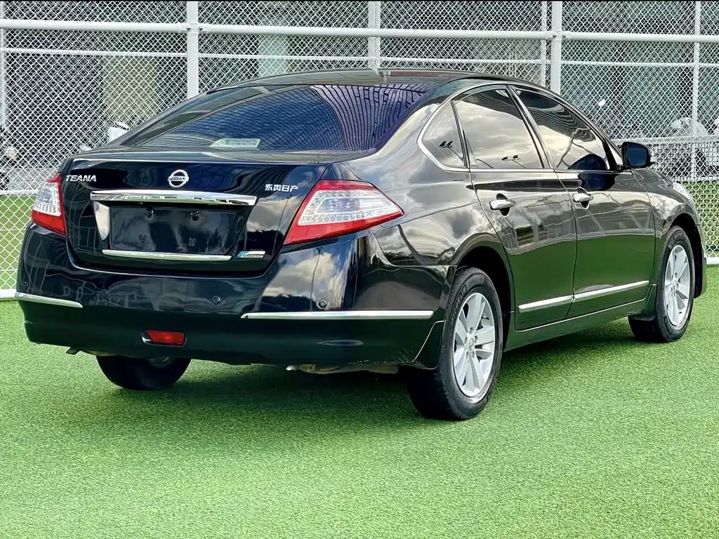 NISSAN TEANA 2012