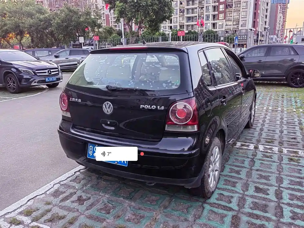 VOLKSWAGEN POLO 2010