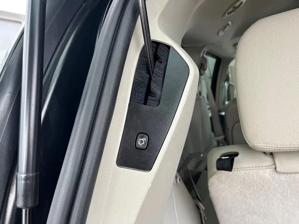 CHRYSLER BIG 捷龙 IMPORT 2016