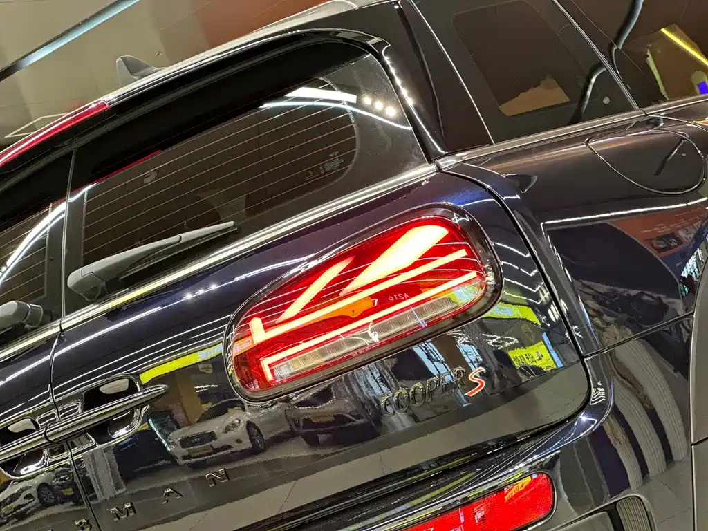 MINI CLUBMAN 2023