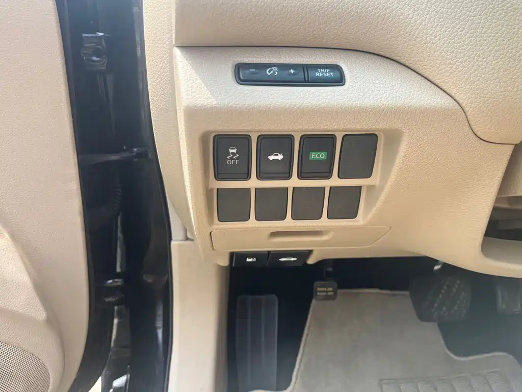 NISSAN TEANA 2017