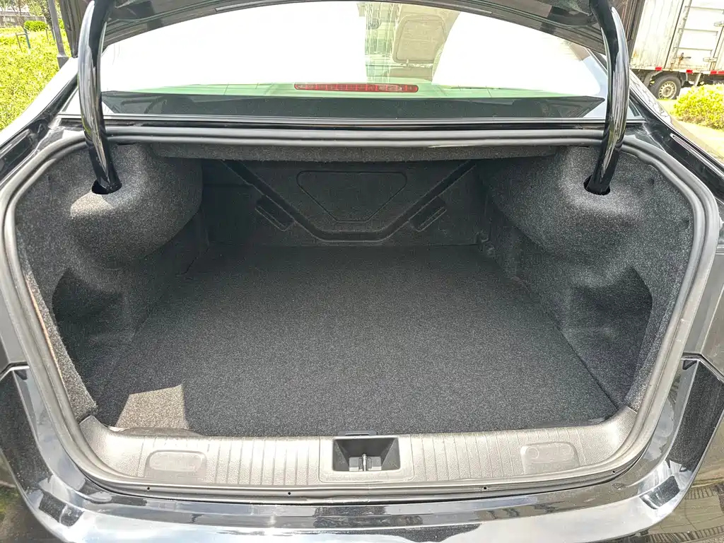 ROEWE E950 2016