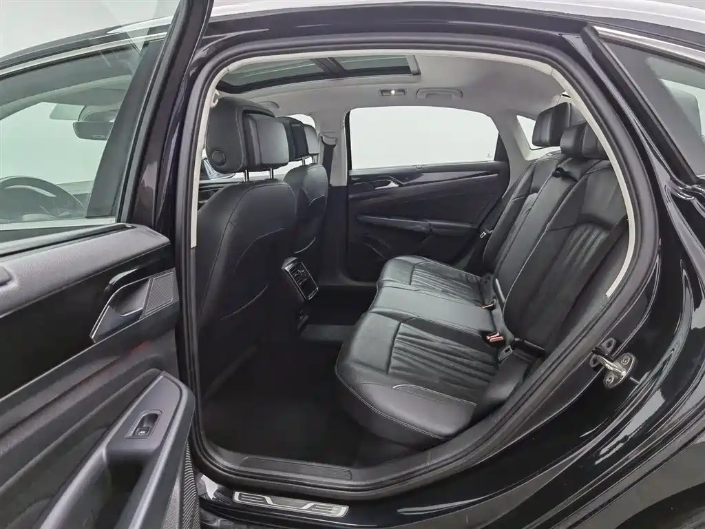 VOLKSWAGEN PASSAT 2022