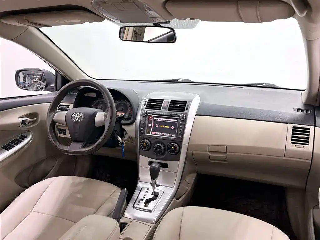 TOYOTA COROLLA 2012