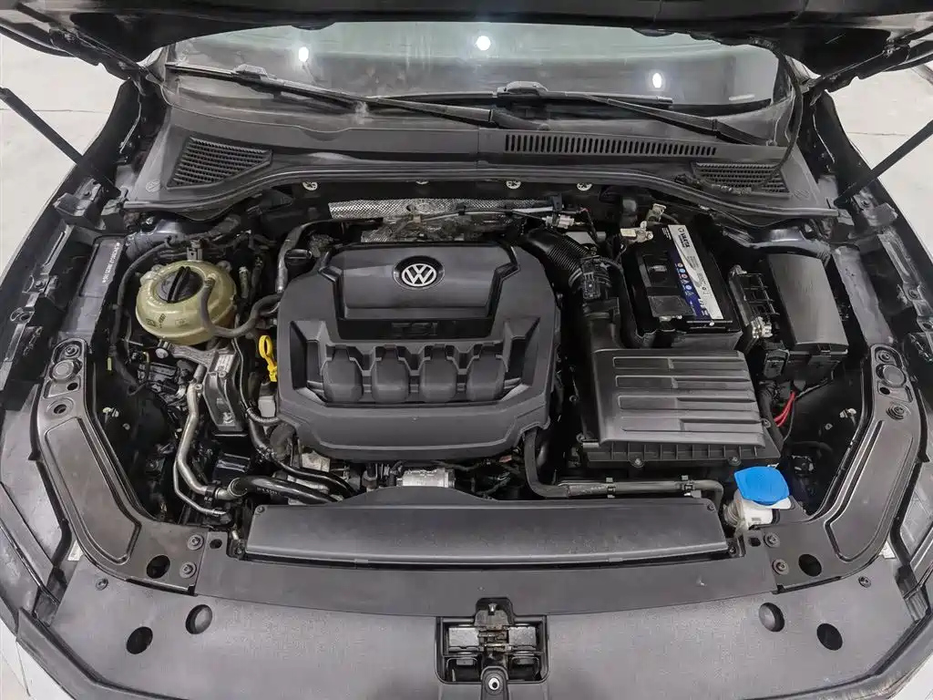 VOLKSWAGEN PASSAT 2019