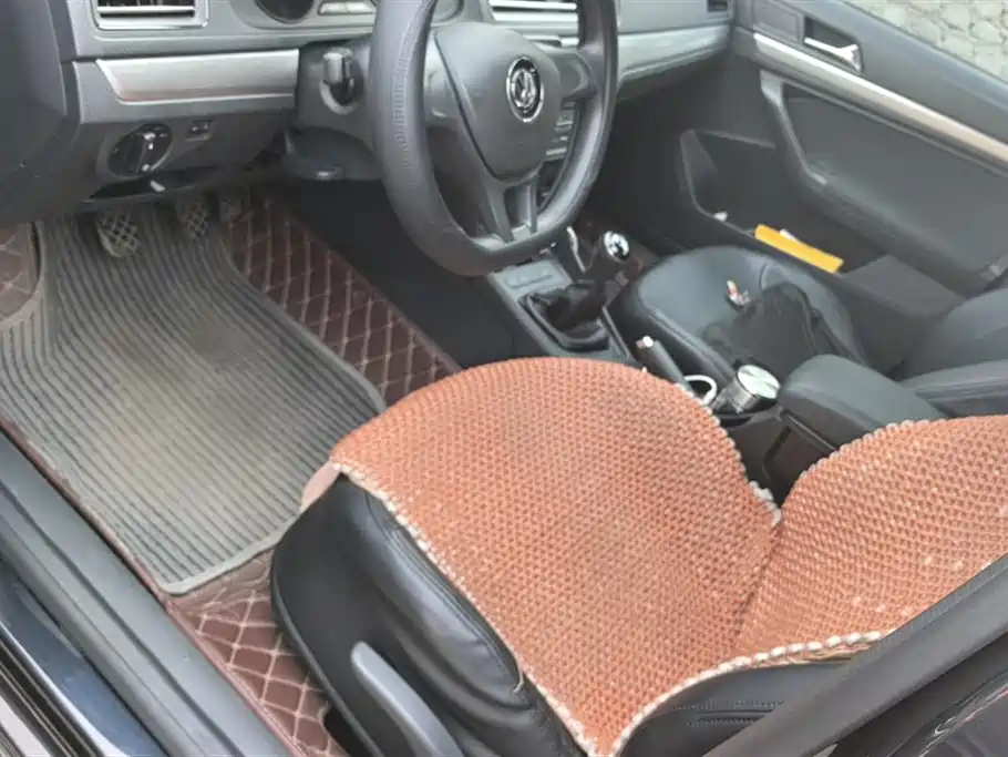 VOLKSWAGEN LAVIDA 2021