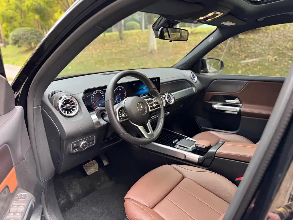 MERCEDES BENZ GLB 2023