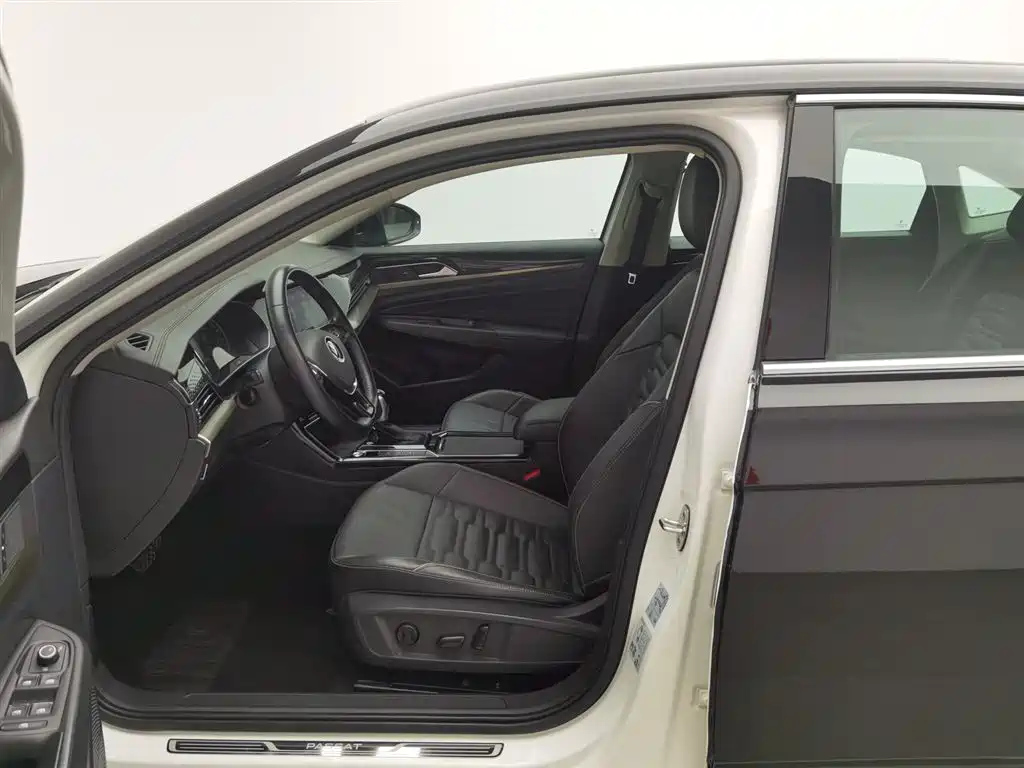VOLKSWAGEN PASSAT 2020