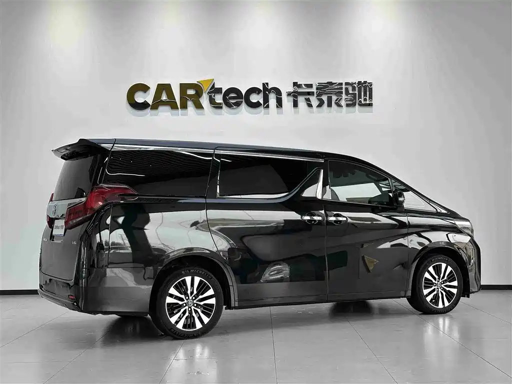 TOYOTA ALPHARD 2018