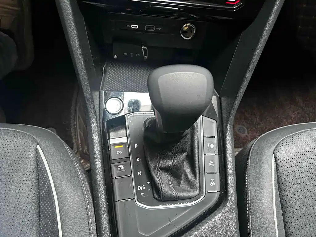 VOLKSWAGEN TIGUAN L 2024