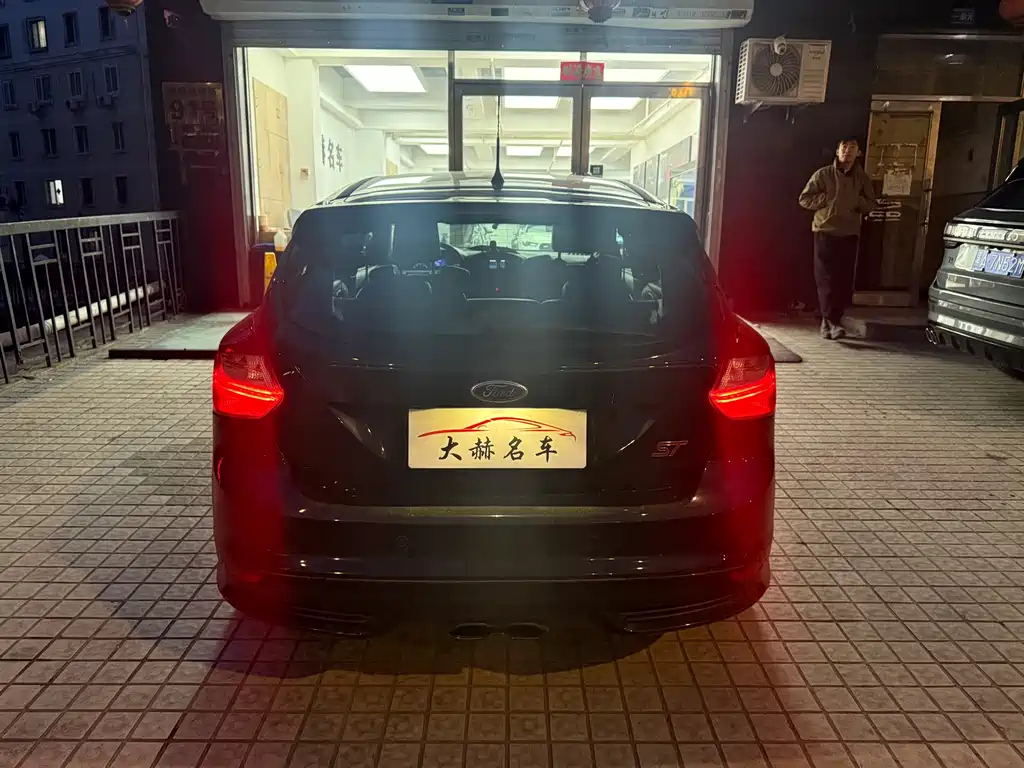 FORD FOCUS IMPORT 2013