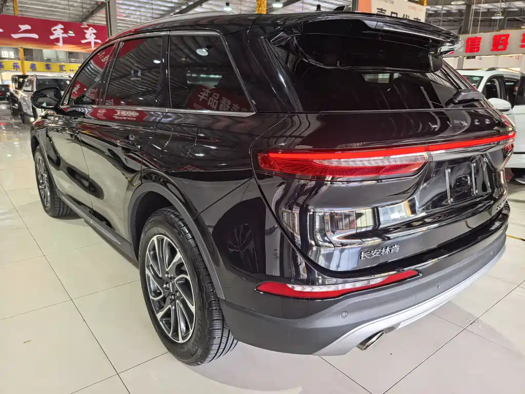 LINCOLN ADVENTURER 2023