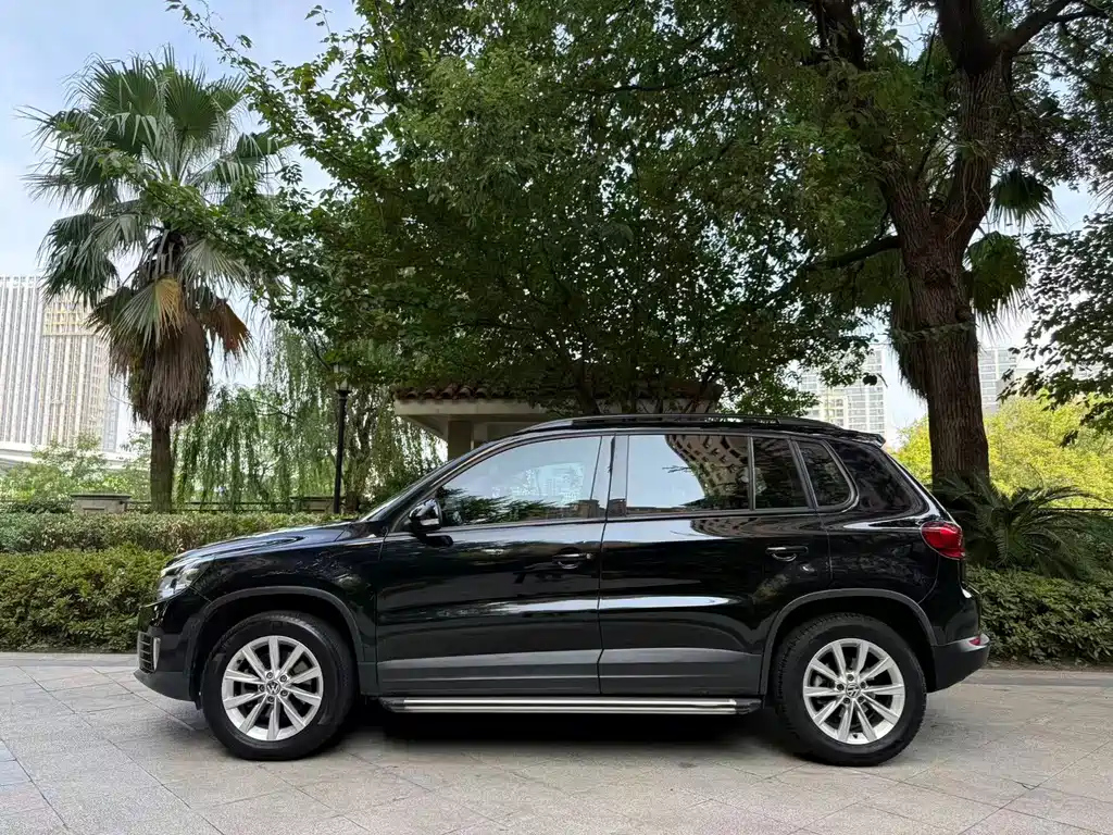 VOLKSWAGEN TIGUAN 2017