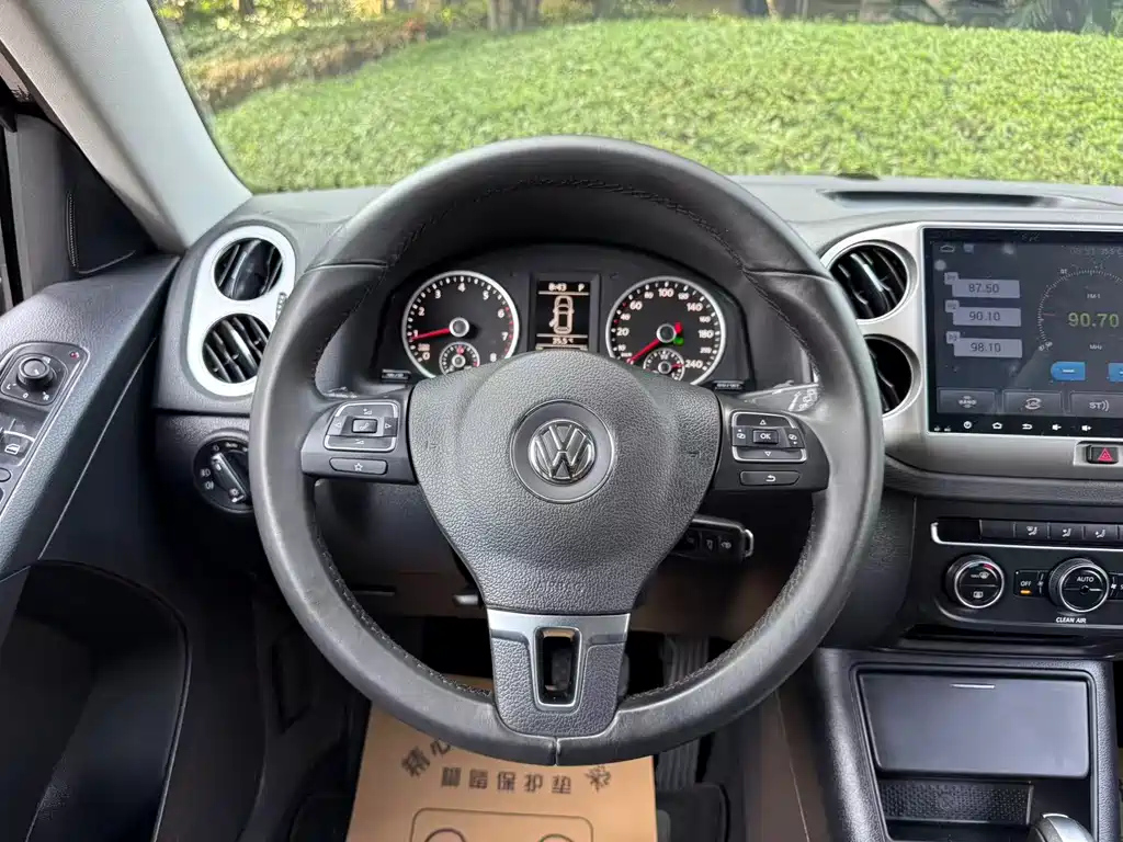 VOLKSWAGEN TIGUAN 2017