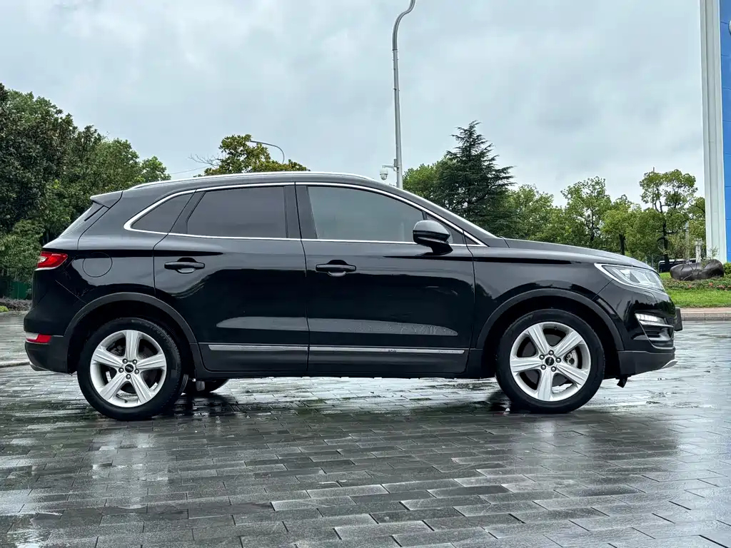 LINCOLN MKC 2017