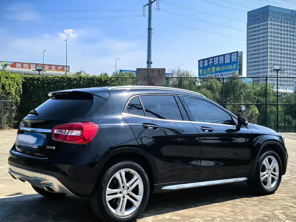 MERCEDES BENZ GLA 2015
