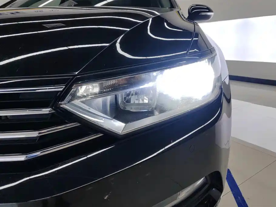 VOLKSWAGEN MAGOTAN 2018