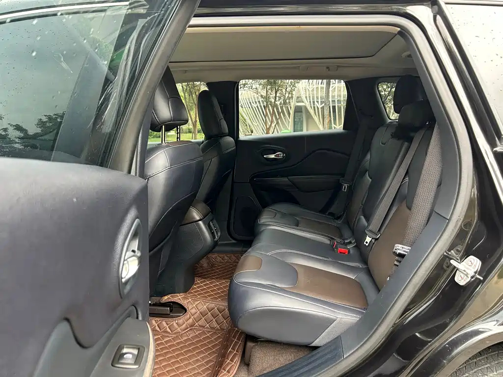 JEEP CHEROKEE 2020