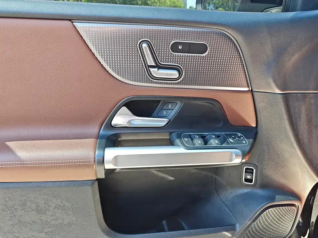 MERCEDES BENZ GLB 2021