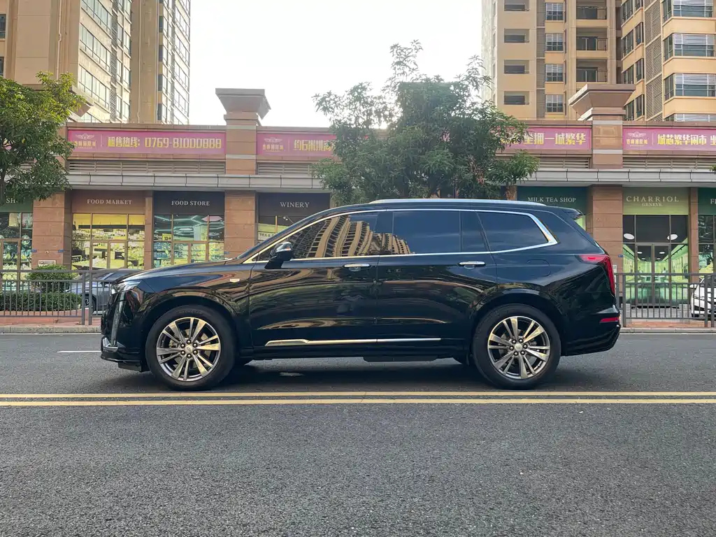 CADILLAC XT6 2021