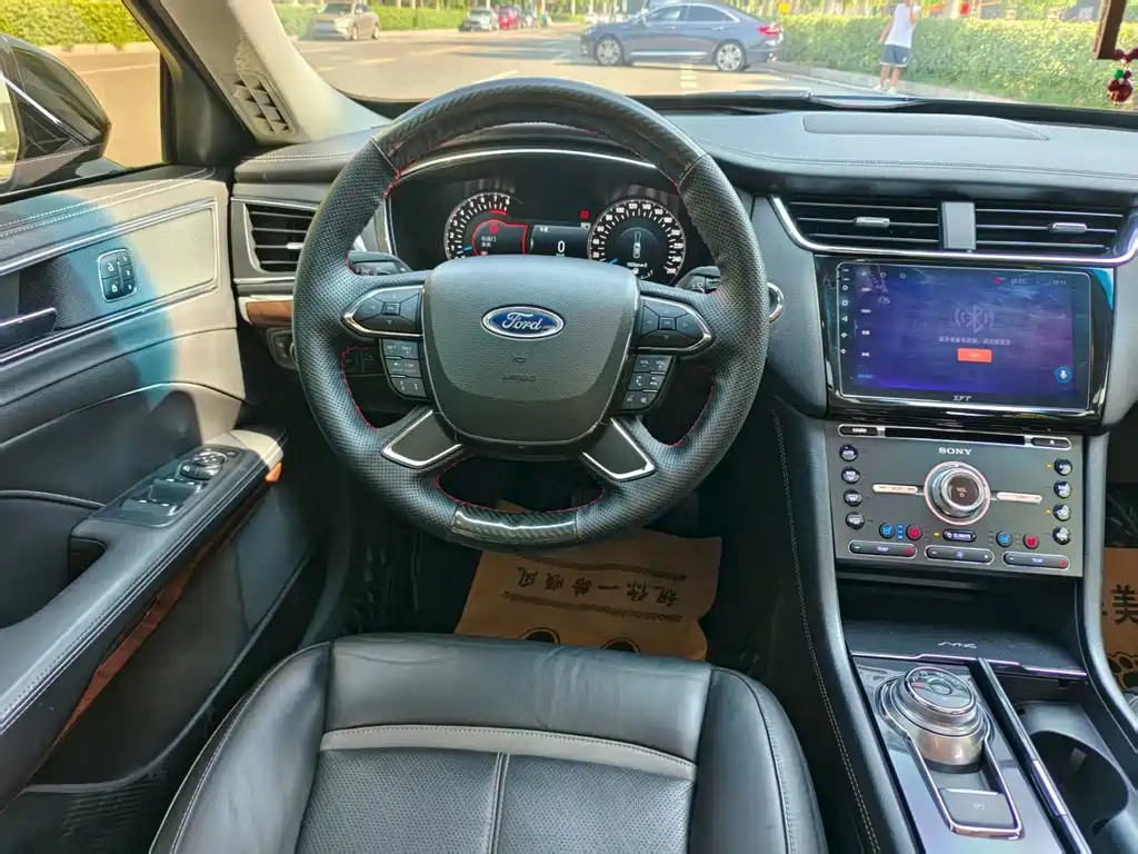 FORD TAURUS 2017
