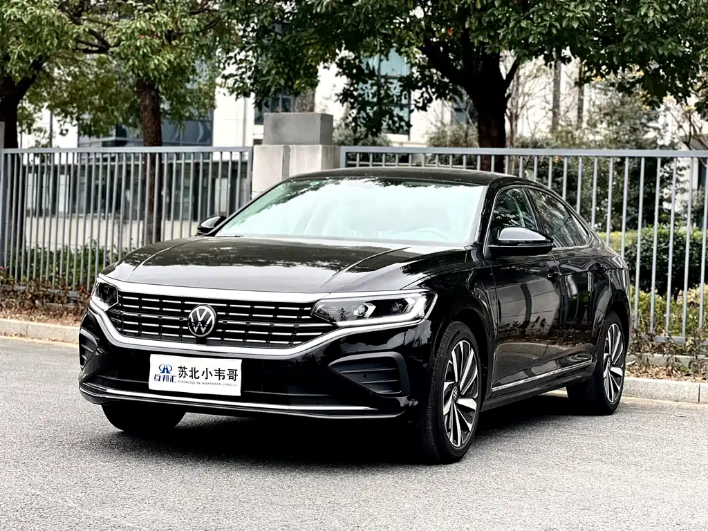 VOLKSWAGEN PASSAT 2025