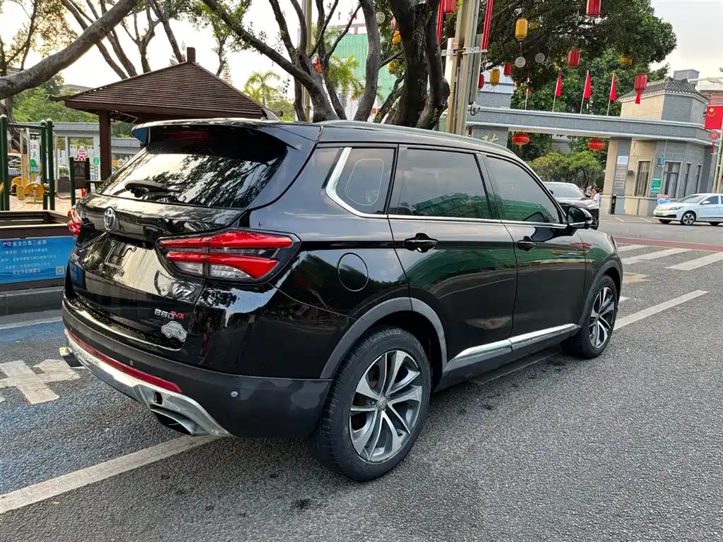 ZHONGHUA V7 2019