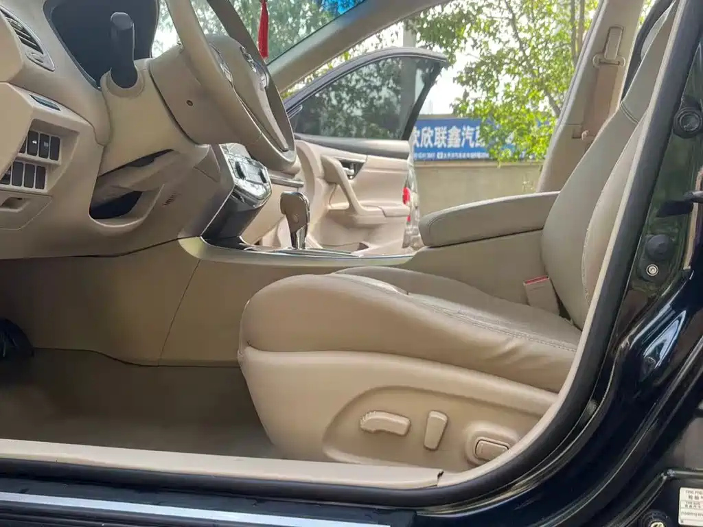 NISSAN TEANA 2014