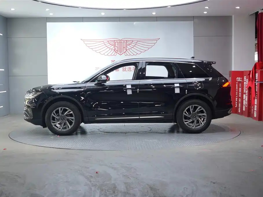 LINCOLN ADVENTURER 2024