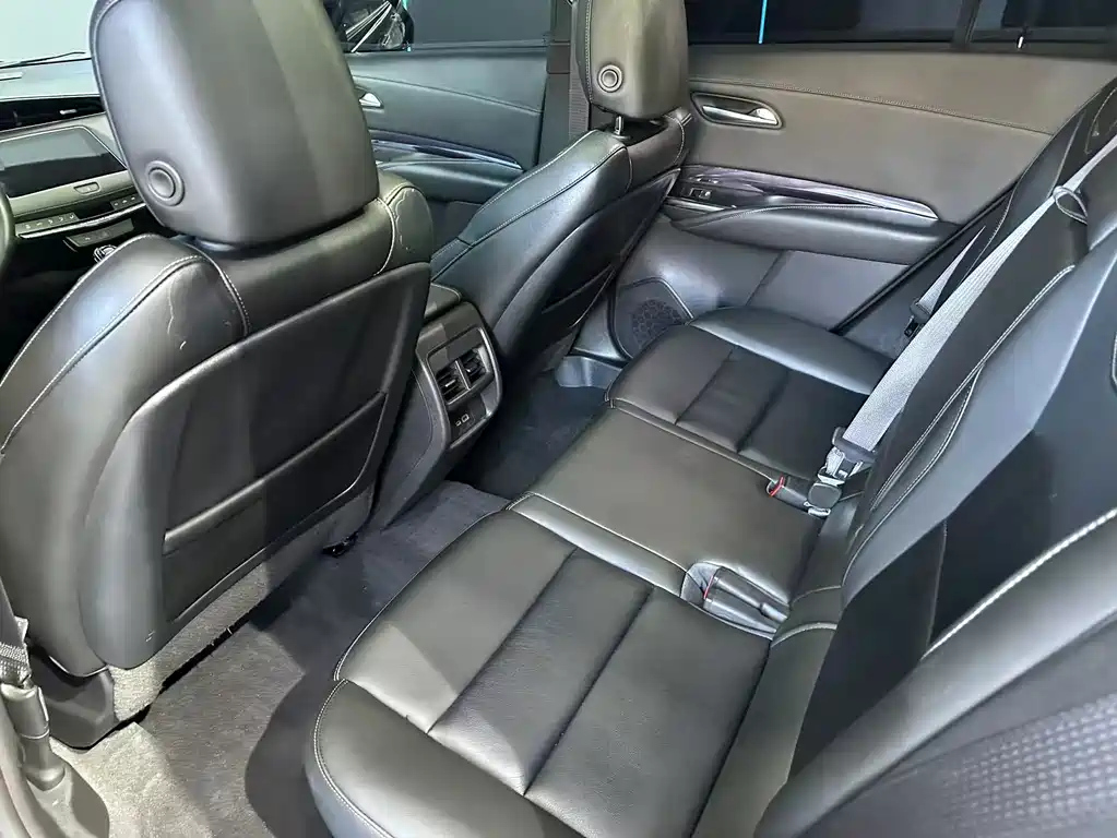 CADILLAC XT4 2023