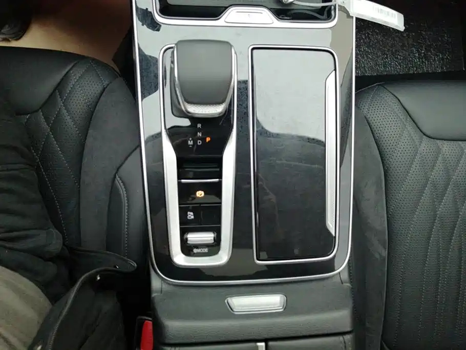 HONGQI HS5 2024