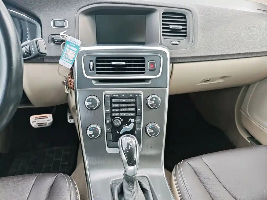 VOLVO S60 2015