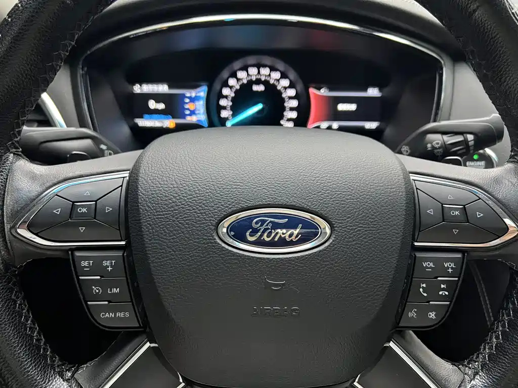 FORD TAURUS 2017