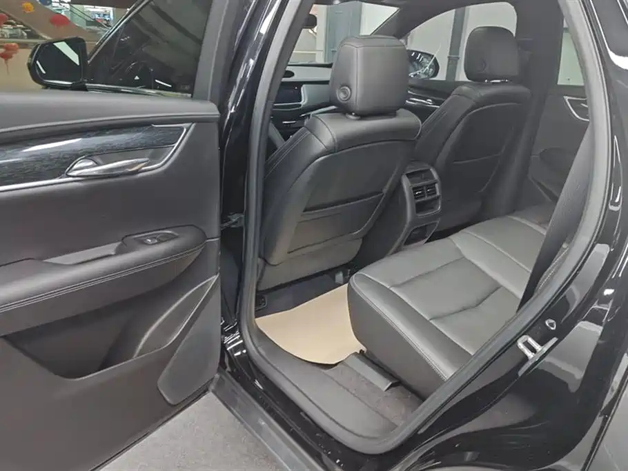 CADILLAC XT5 2021