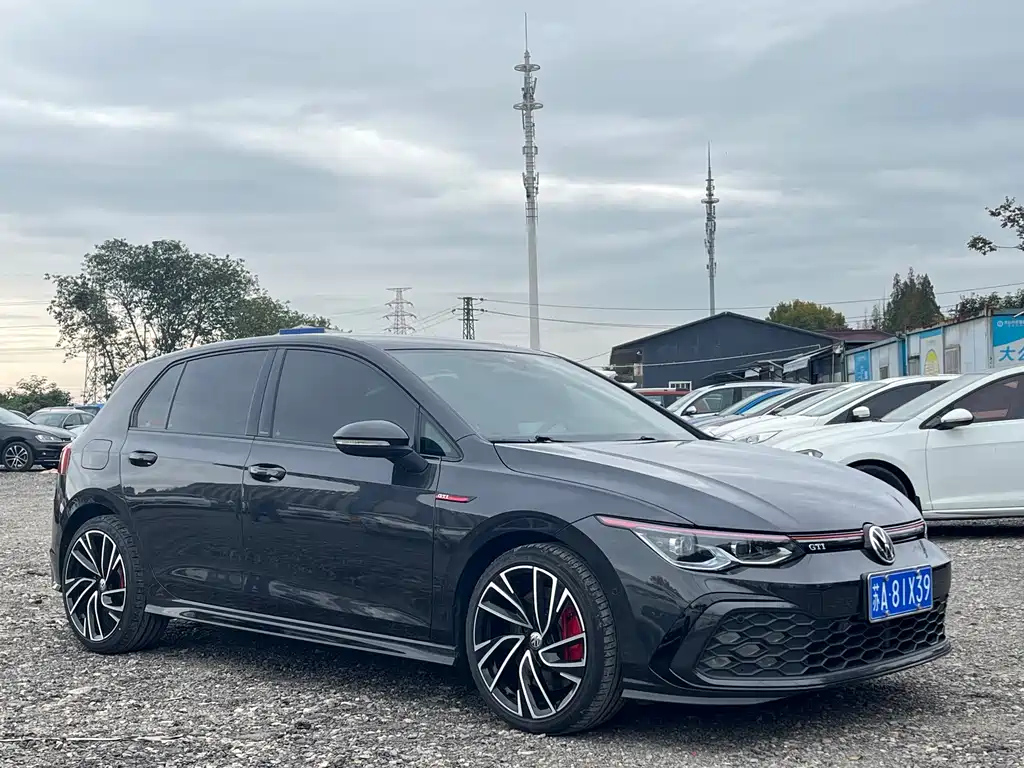 VOLKSWAGEN GOLF GTI 2021