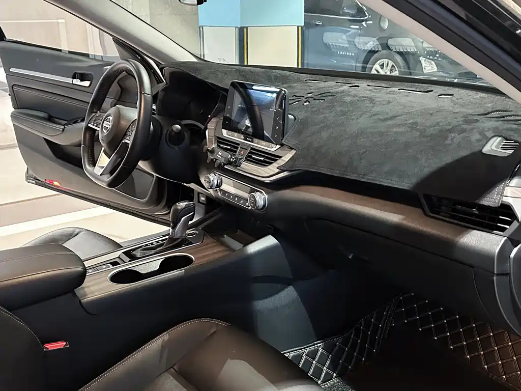 NISSAN TEANA 2021