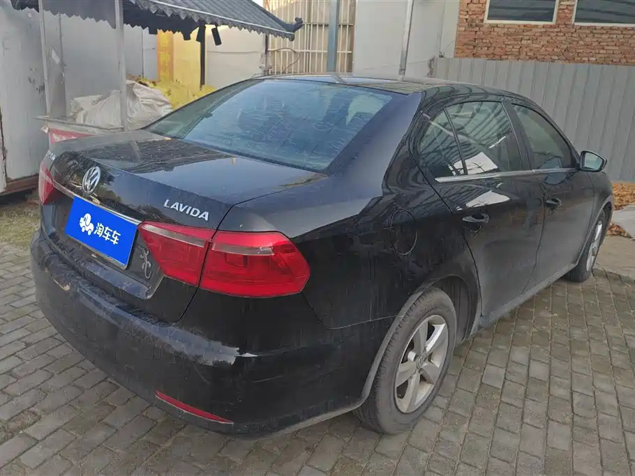 VOLKSWAGEN LAVIDA 2016