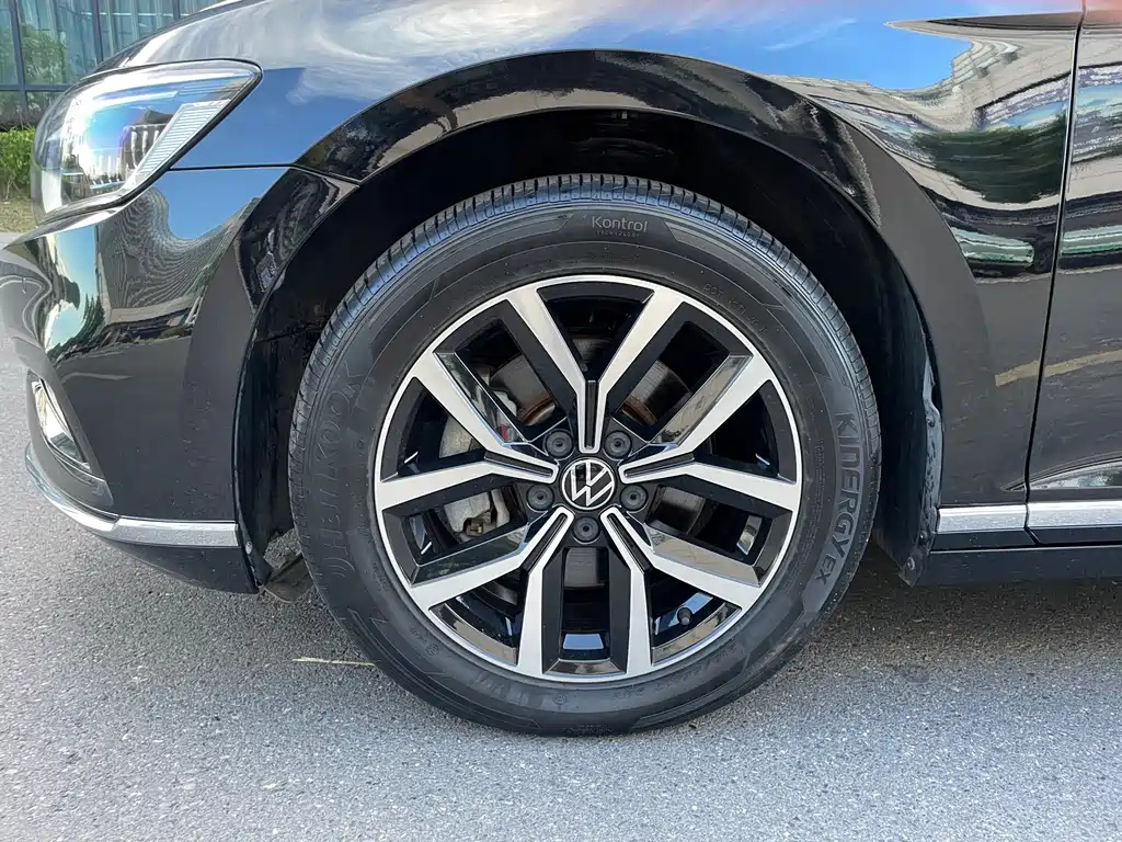 VOLKSWAGEN MAGOTAN 2020