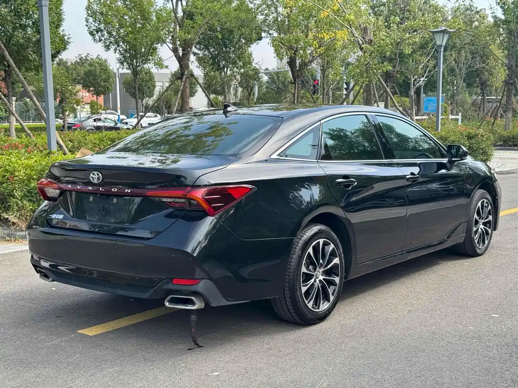 TOYOTA AVALON 2022