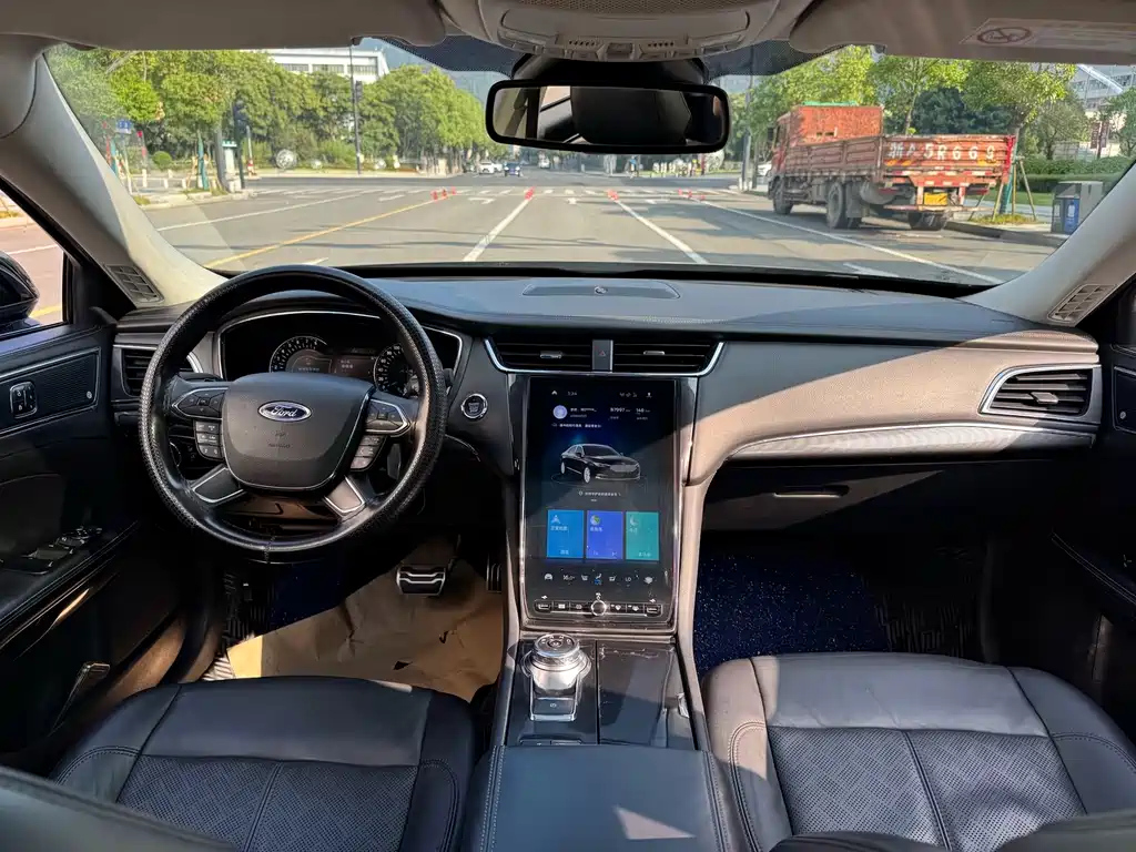 FORD TAURUS 2019