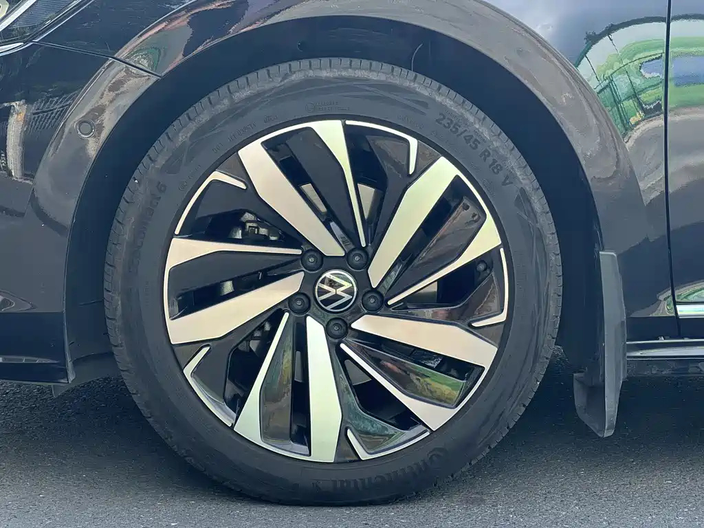 VOLKSWAGEN PASSAT 2025