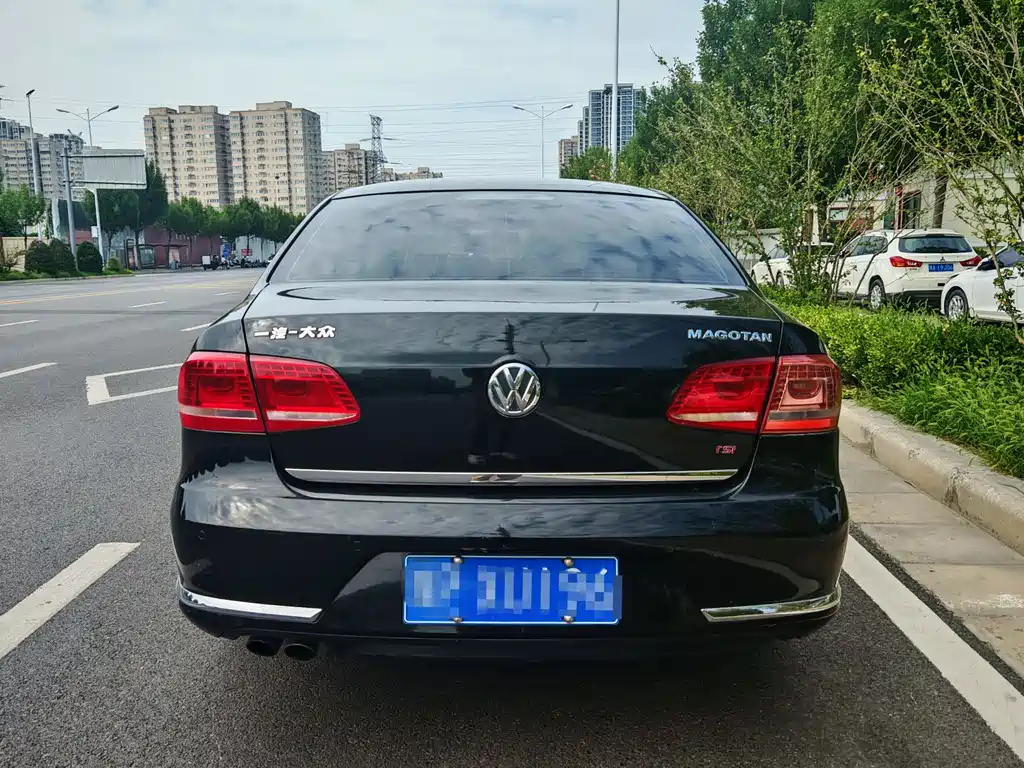 VOLKSWAGEN MAGOTAN 2015