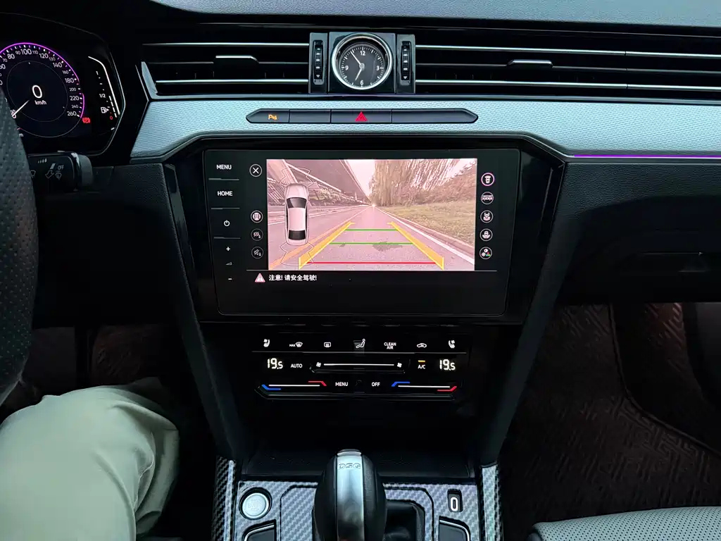 VOLKSWAGEN MAGOTAN 2023