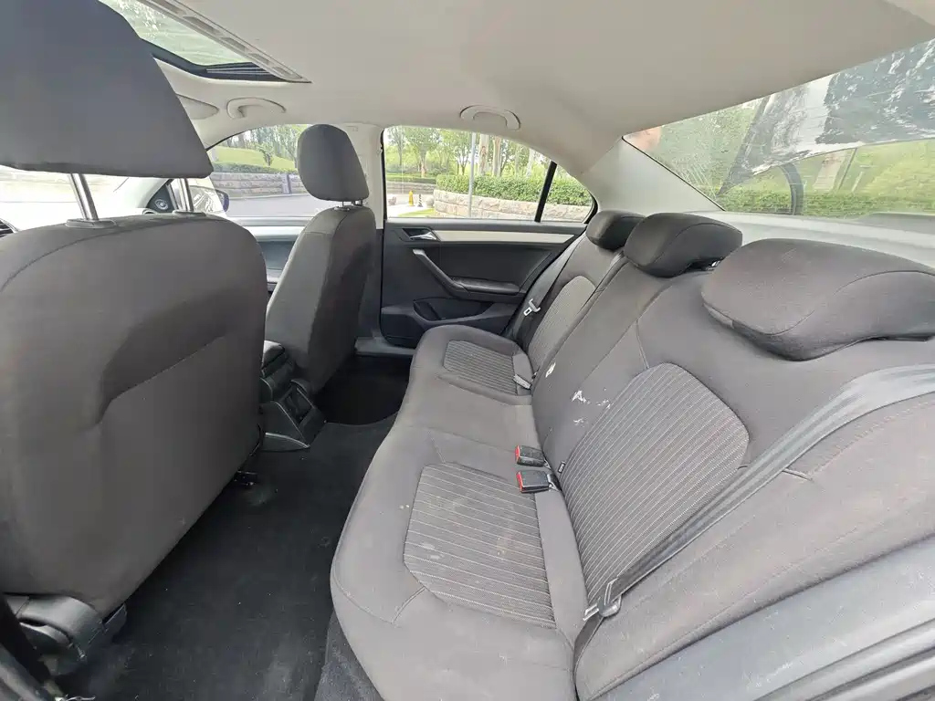 VOLKSWAGEN JETTA 2015