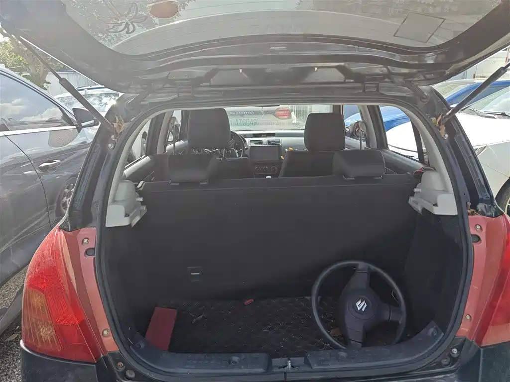 SUZUKI SWIFT 2014