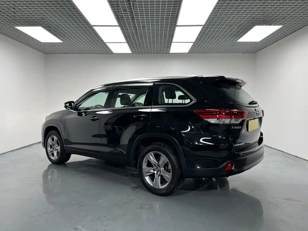 TOYOTA HIGHLANDER 2020