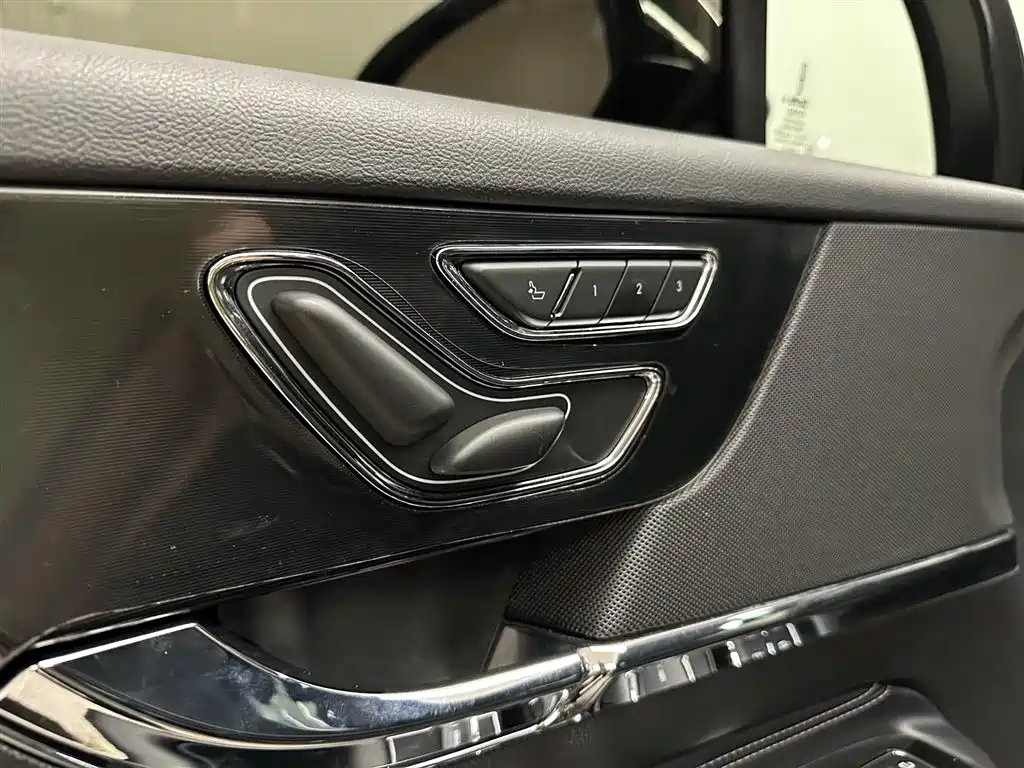 LINCOLN ADVENTURER 2023